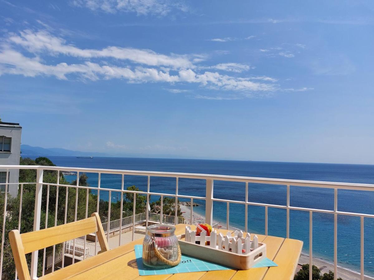 Una Finestra Sul Mare Home 1 Bergeggi Exterior photo