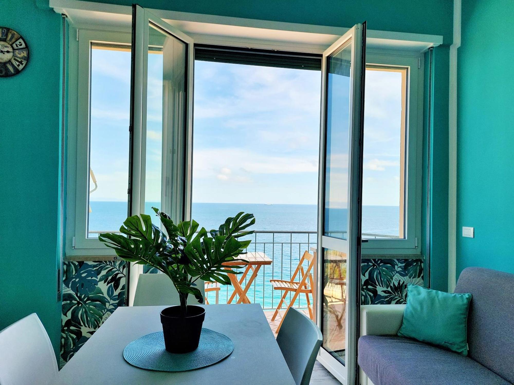 Una Finestra Sul Mare Home 1 Bergeggi Exterior photo